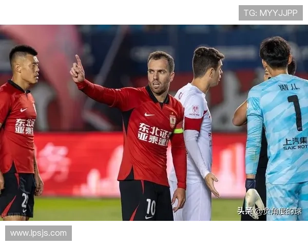 [国]塞尔吉尼奥压哨驰援 伊万科维奇展笑颜.